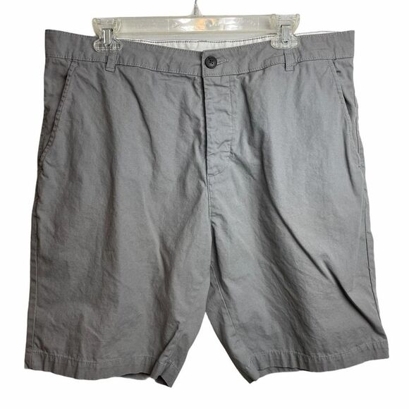 H&M solid Gray Flat Front 100% Cotton Bermuda Shorts with pockets waist 34 - Picture 1 of 7